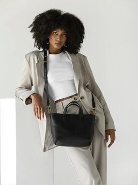 Madewell black Transport Crossbpdy zip top purse